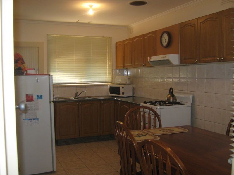 18 Harris Street, St Albans VIC 3021