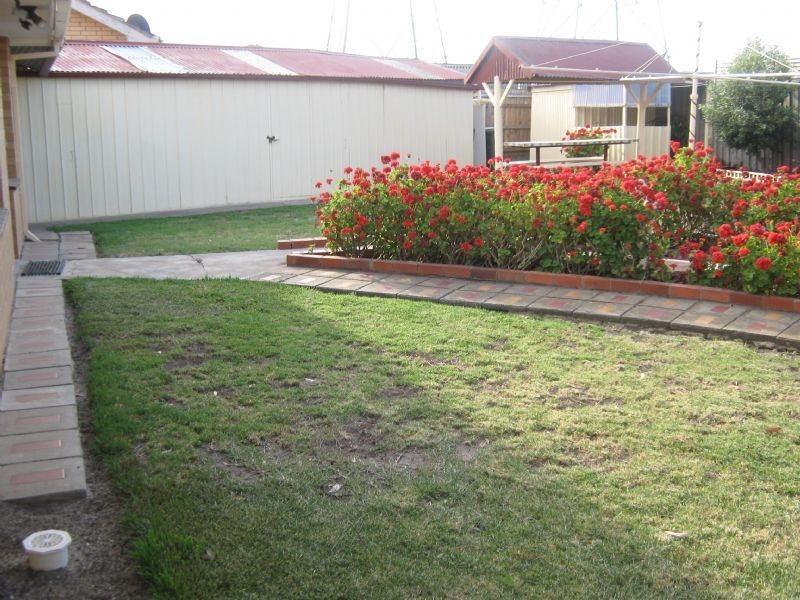 18 Harris Street, St Albans VIC 3021