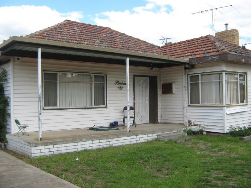 8 Beaver Street, St Albans VIC 3021