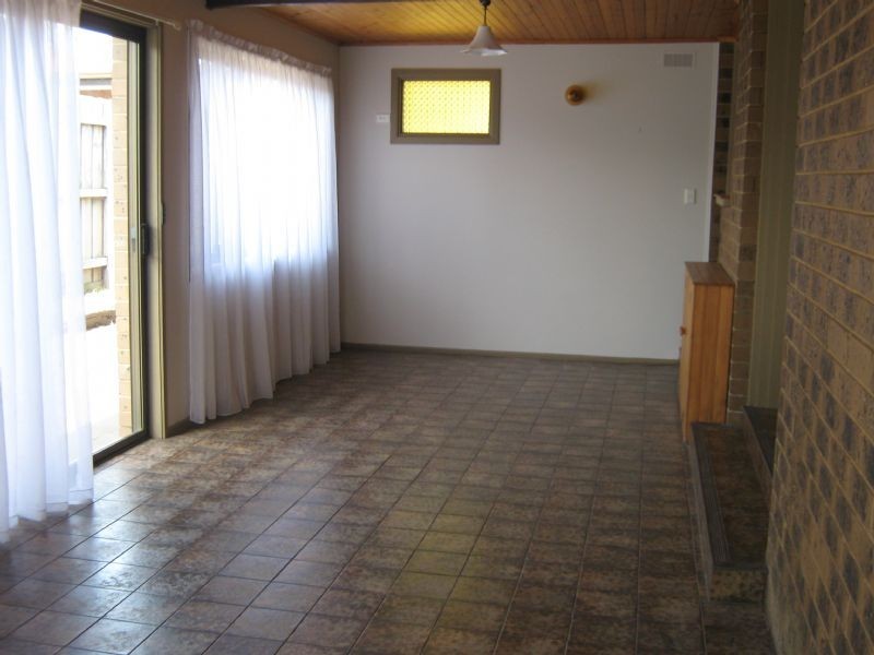 7 Garry Court, St Albans VIC 3021