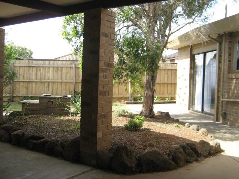 7 Garry Court, St Albans VIC 3021