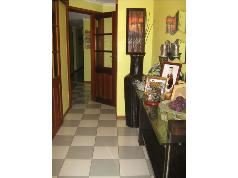 2 Kingsley Place, Delahey VIC 3037