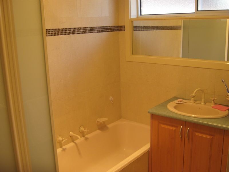 90 Helen Street, St Albans VIC 3021