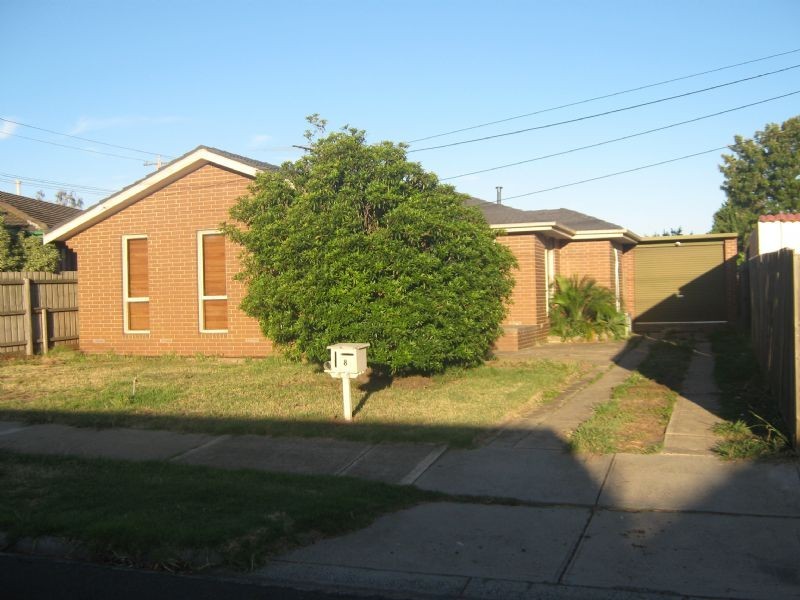 8 Wattle Avenue, St Albans VIC 3021