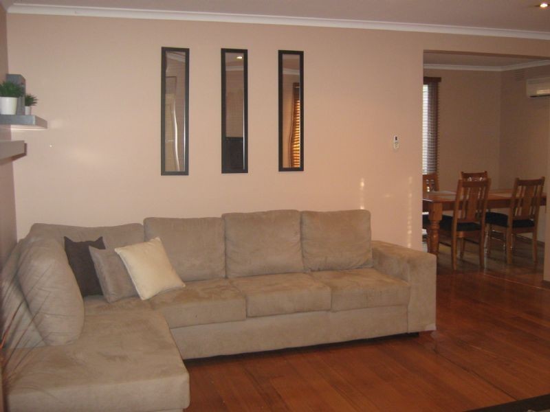 8 Wattle Avenue, St Albans VIC 3021