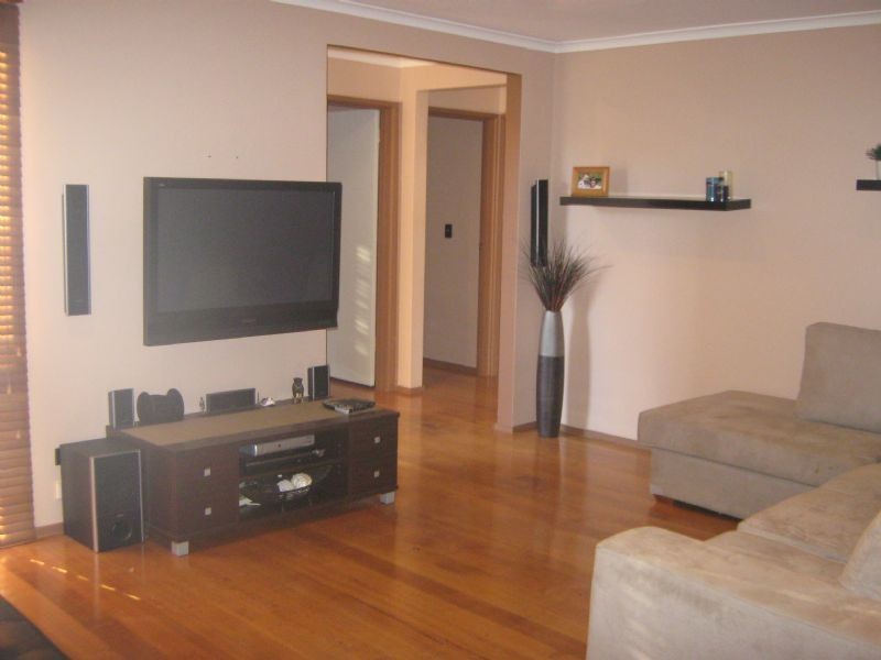 8 Wattle Avenue, St Albans VIC 3021