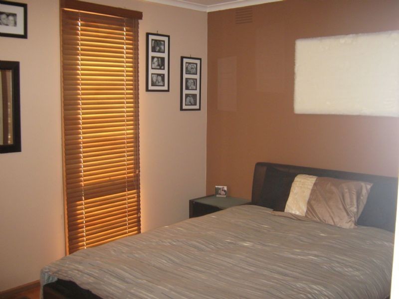 8 Wattle Avenue, St Albans VIC 3021