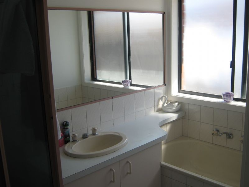 12 Dumosa Court, St Albans VIC 3021