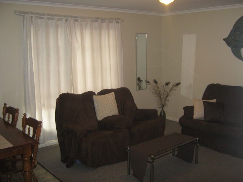 2/35 Hume Drive, Delahey VIC 3037