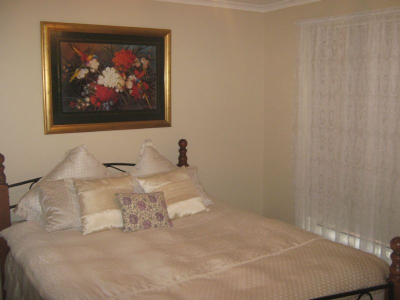 2/35 Hume Drive, Delahey VIC 3037