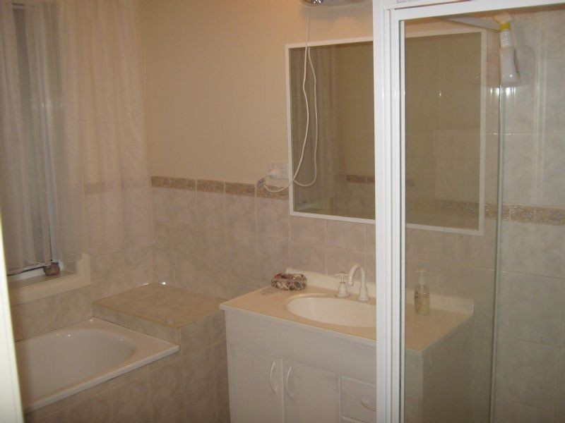 2/35 Hume Drive, Delahey VIC 3037