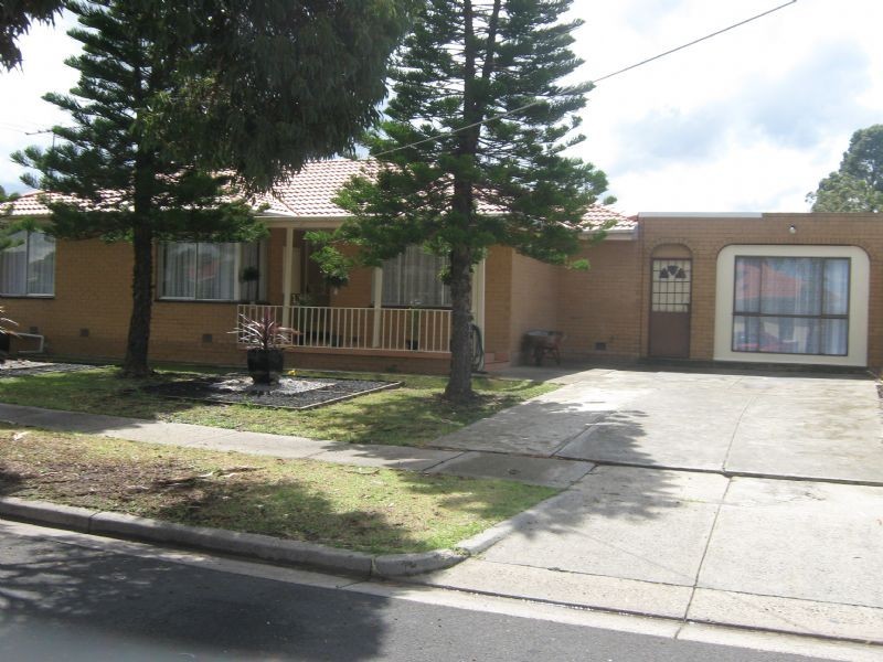 12 Yan Yean Place, St Albans VIC 3021