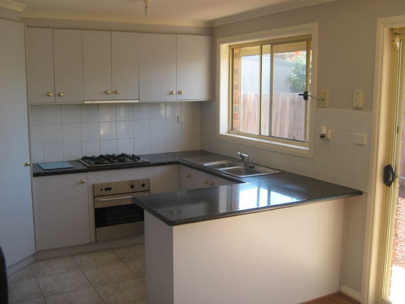 4/23 Albert Crescent, St Albans VIC 3021