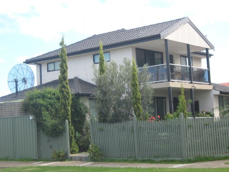 13 Aldergate Crescent, St Albans VIC 3021