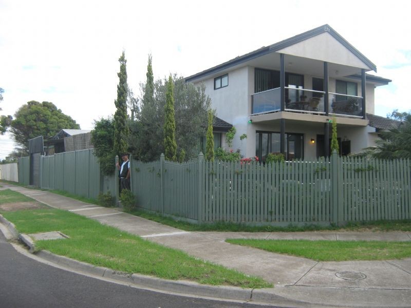13 Aldergate Crescent, St Albans VIC 3021