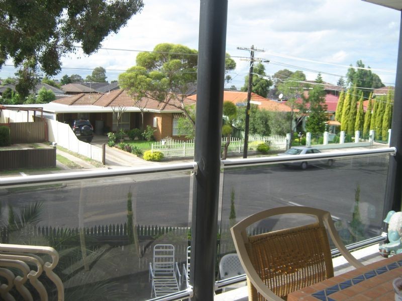 13 Aldergate Crescent, St Albans VIC 3021