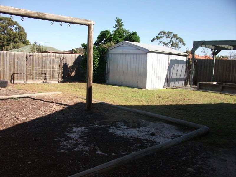 7 Rhodes Street, St Albans VIC 3021