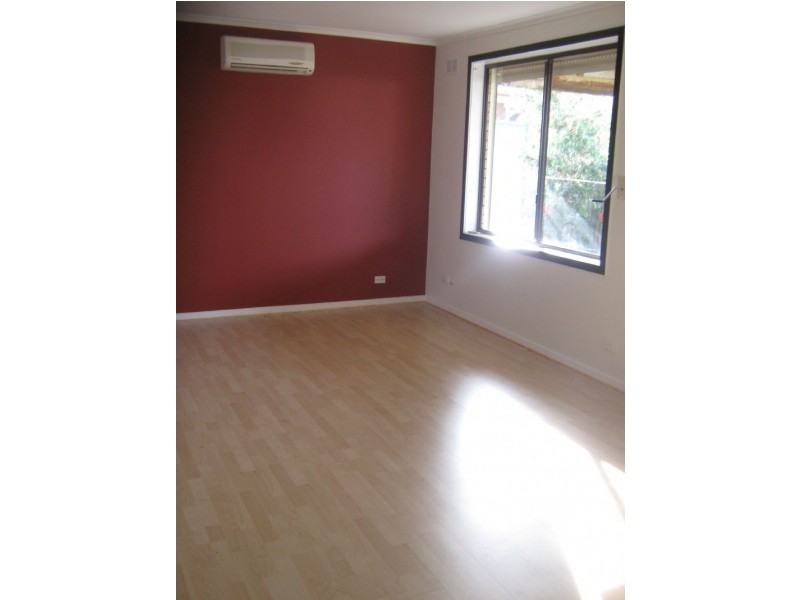 2/21 Adams Street, St Albans VIC 3021