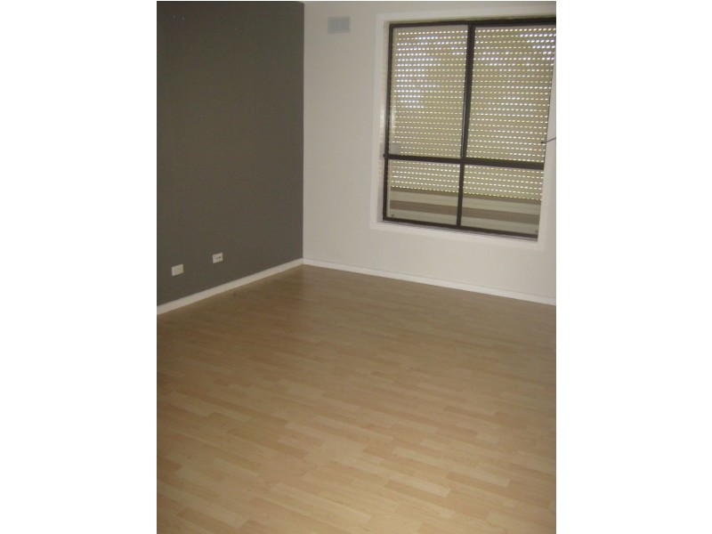 2/21 Adams Street, St Albans VIC 3021