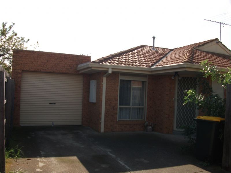 2/32 James, St Albans VIC 3021