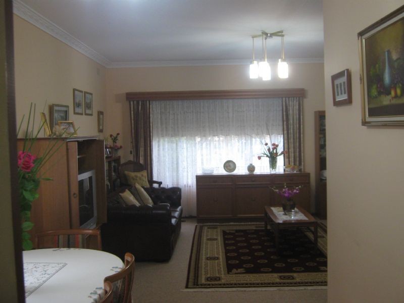 1 Adelaide street, St Albans VIC 3021