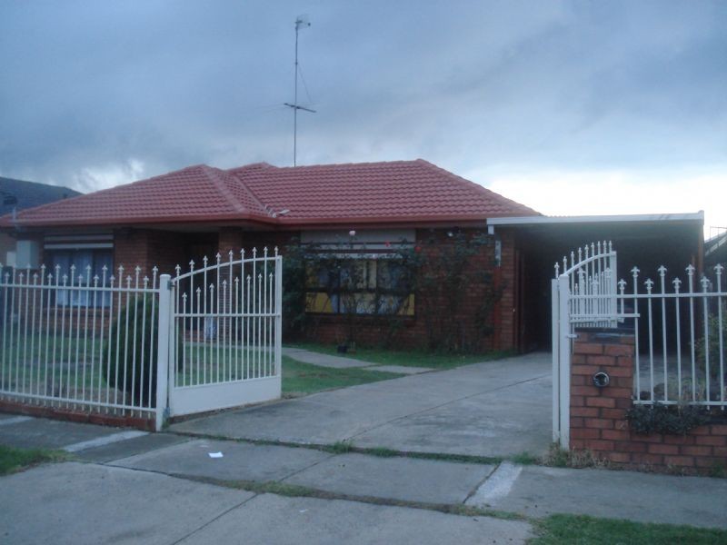 22 Cheleon Way, St Albans VIC 3021