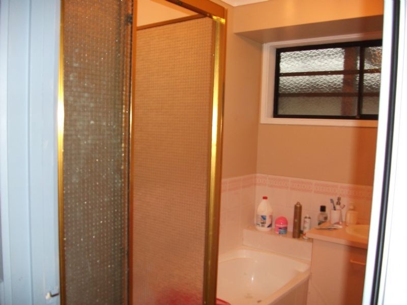 15 CURRUNGHI COURT, St Albans VIC 3021