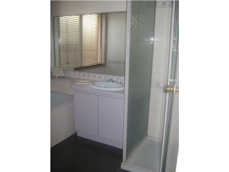 18 Lemco Walk, Delahey VIC 3037