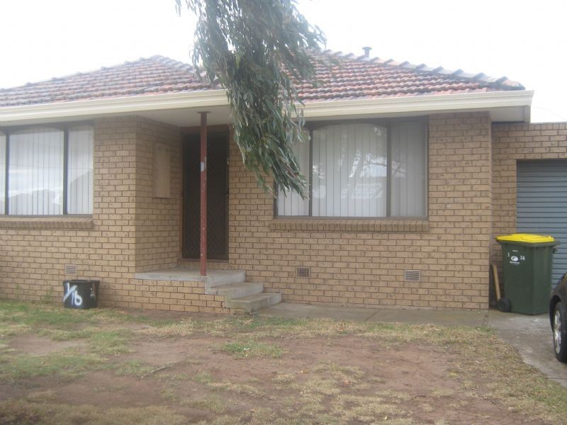 1/16 Adelaide Street, St Albans VIC 3021