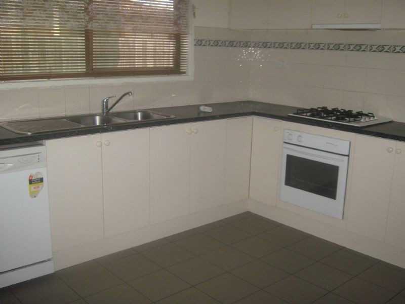 1/16 Adelaide Street, St Albans VIC 3021