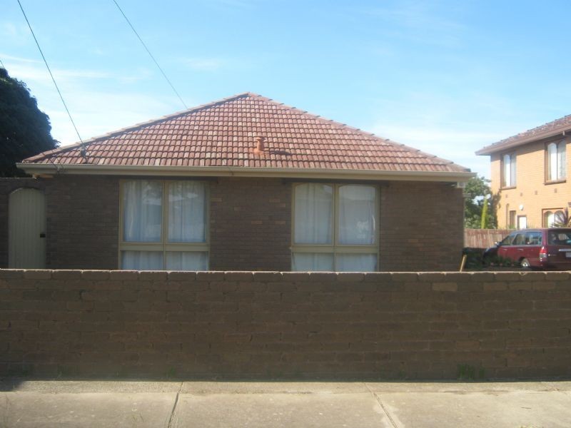 8 Revell Crescent, St Albans VIC 3021