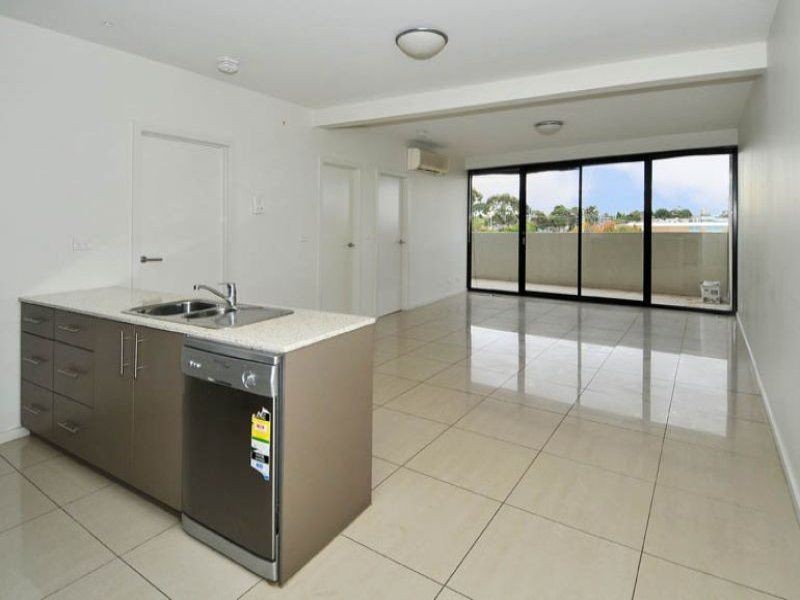 203/30-32 East Esplanade, St Albans VIC 3021