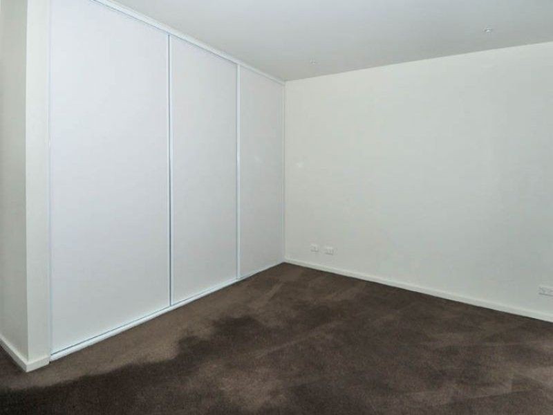 203/30-32 East Esplanade, St Albans VIC 3021