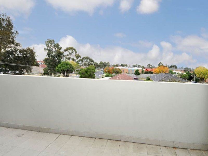 203/30-32 East Esplanade, St Albans VIC 3021