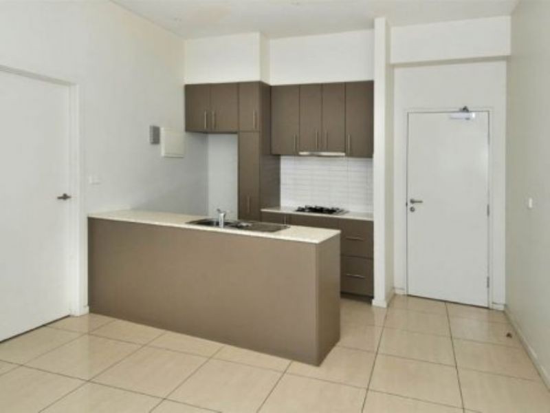 204/30-32 East Espanade, St Albans VIC 3021