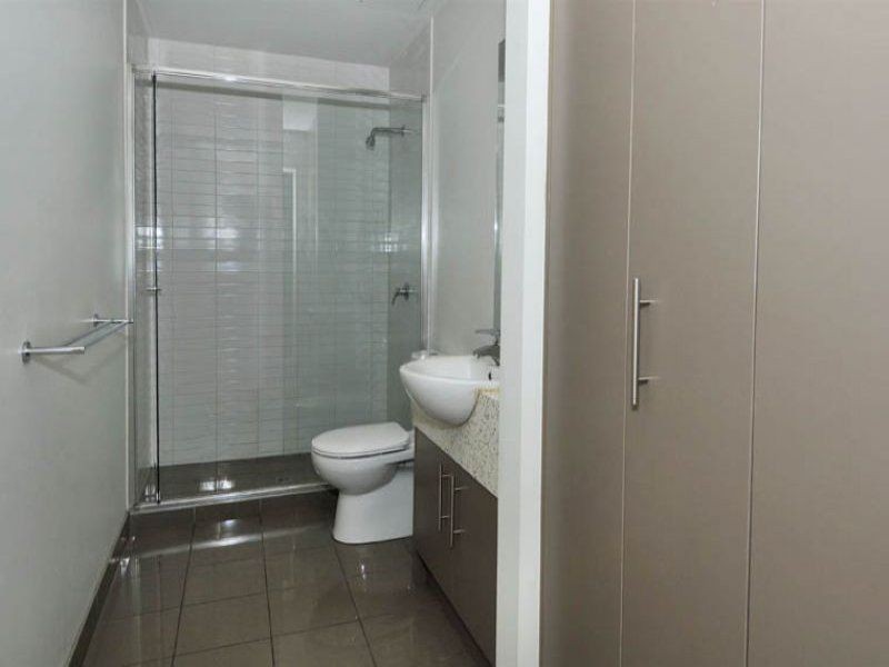 204/30-32 East Espanade, St Albans VIC 3021