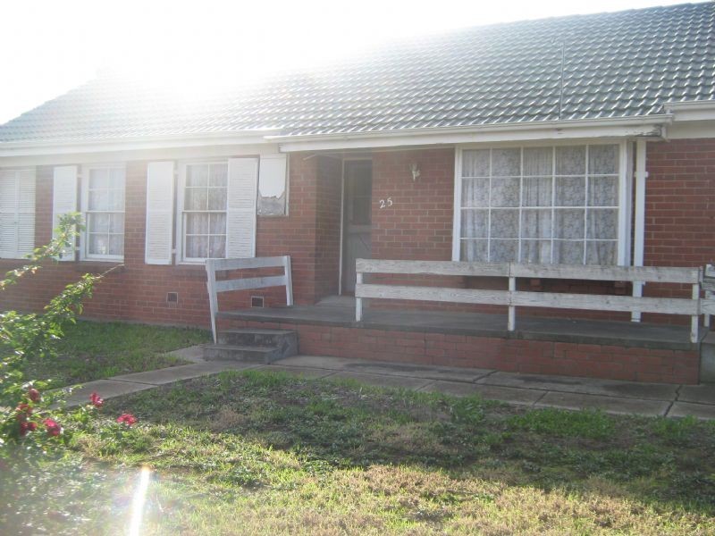 25 Bent Street, St Albans VIC 3021