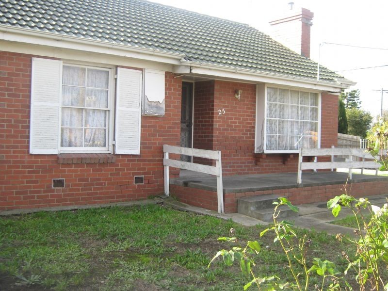 25 Bent Street, St Albans VIC 3021