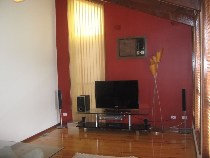 33 Entally Drive, St Albans VIC 3021