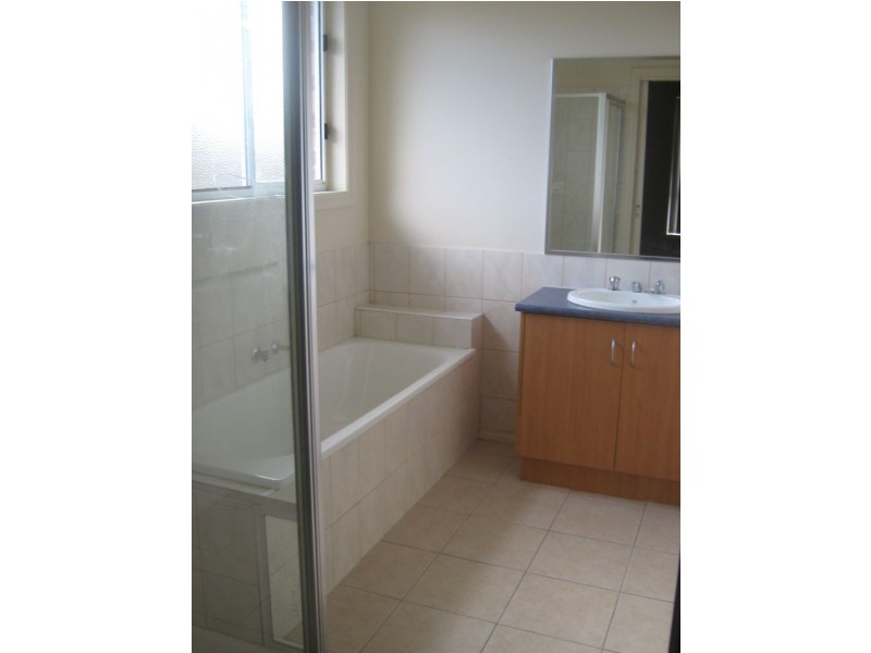 37 Lahy Street, St Albans VIC 3021