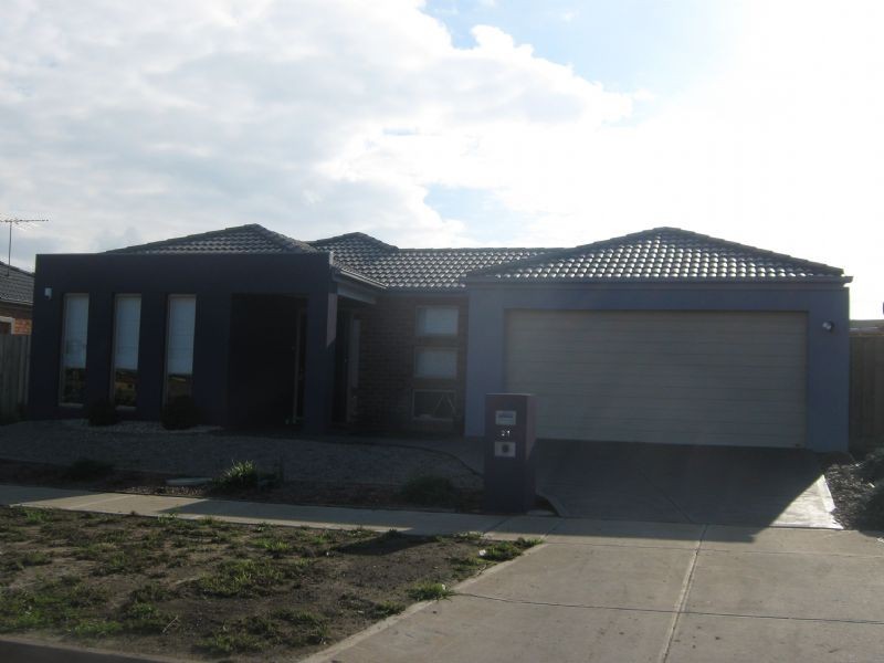 21 Howardson Circuit, St Albans VIC 3021