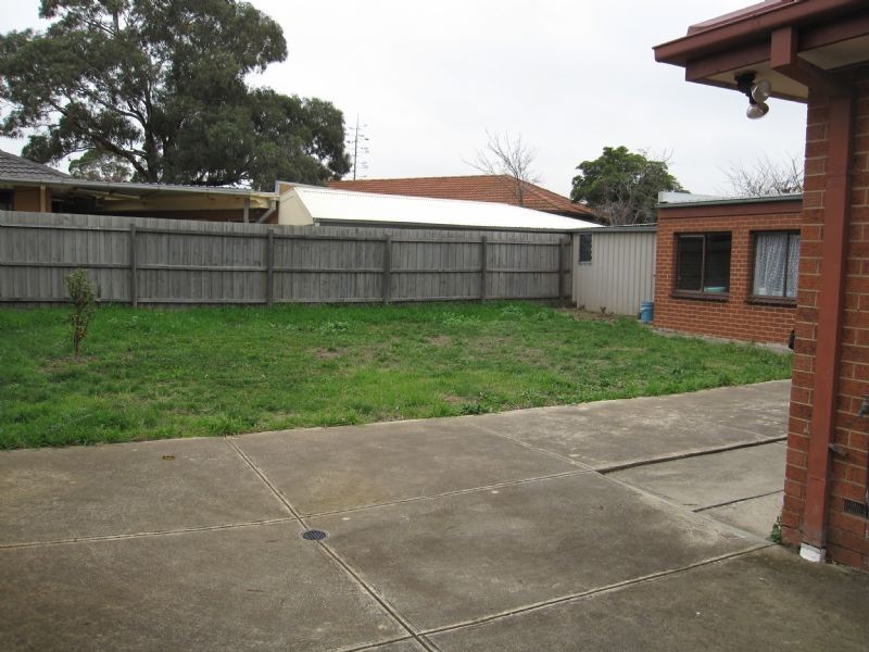 134 Denton Ave, St Albans VIC 3021