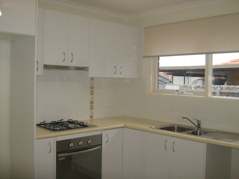 15 Lilly Pilly Crescent, St Albans VIC 3021