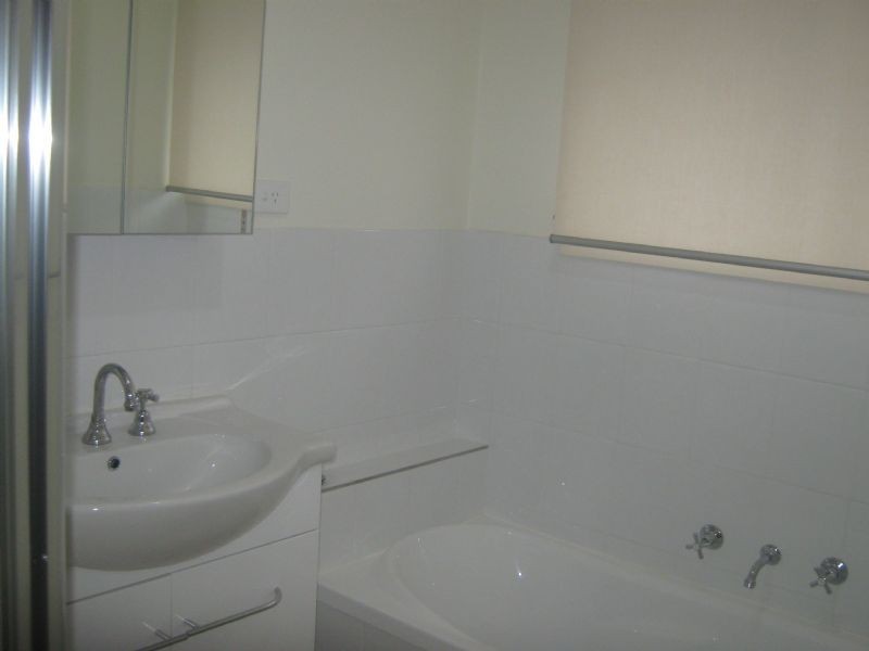 15 Lilly Pilly Crescent, St Albans VIC 3021