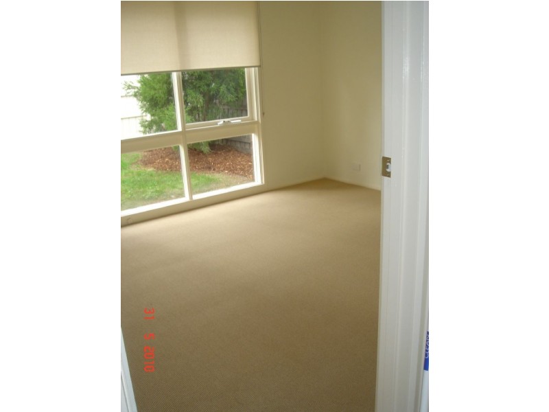 15 Lilly Pilly Crescent, St Albans VIC 3021