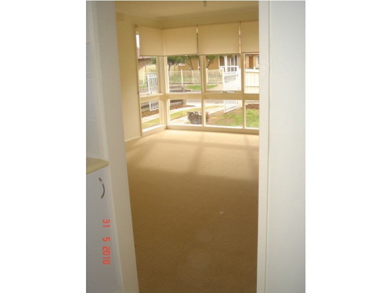 15 Lilly Pilly Crescent, St Albans VIC 3021