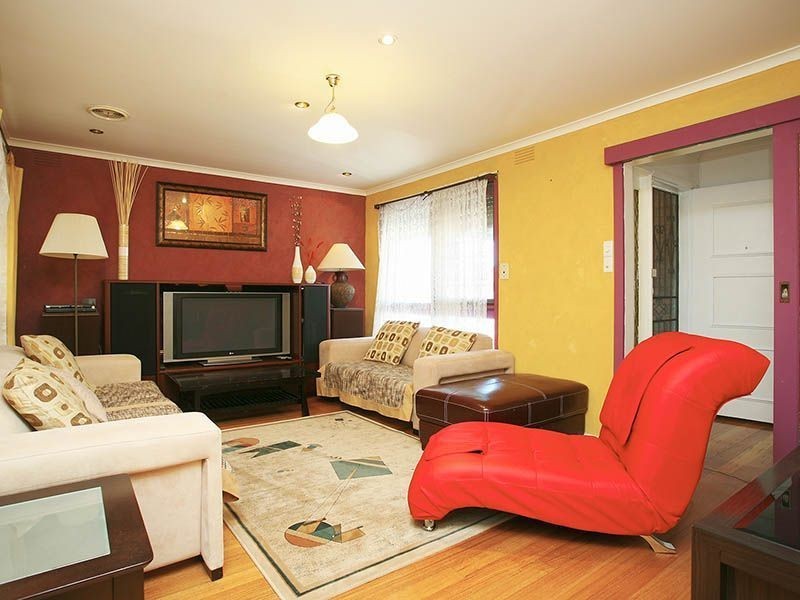 14 GRANTHAM PARADE, St Albans VIC 3021