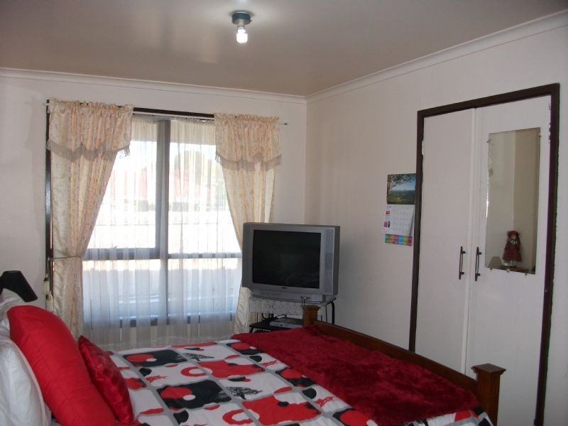39 Gillespie Road, St Albans VIC 3021