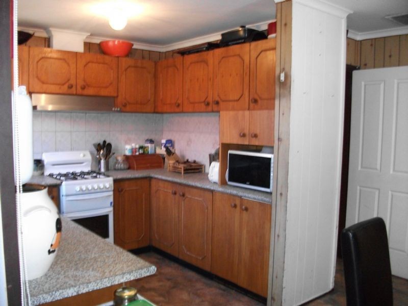 39 Gillespie Rd, St Albans VIC 3021