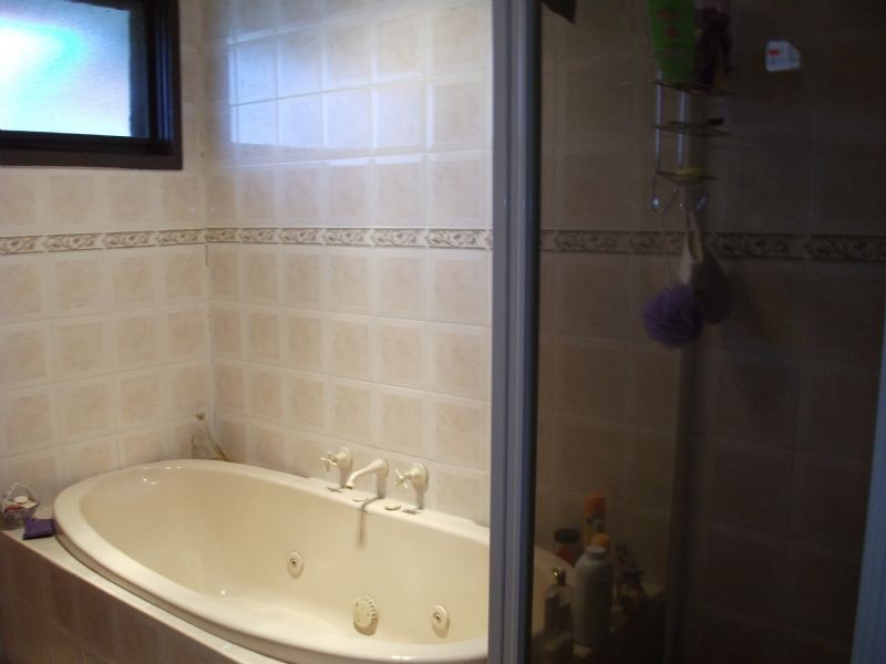 39 Gillespie Rd, St Albans VIC 3021